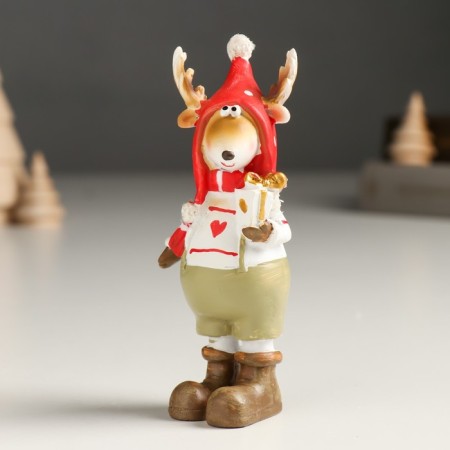 Polystone souvenir "Olesha in a cap-cap with a gift" 3.5x4x11.5 cm