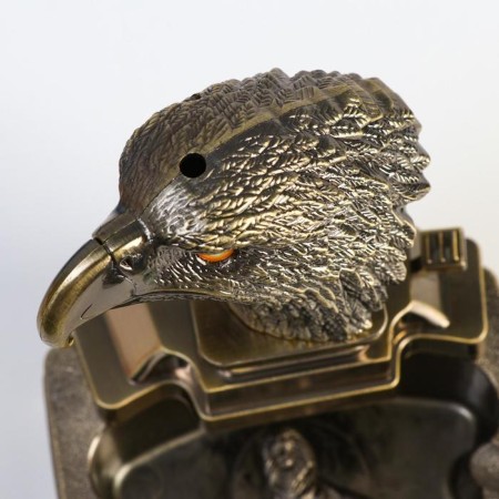 A tabletop lighter with an ashtray, gas, "bust of the eagle", 11 x 13 cm-4