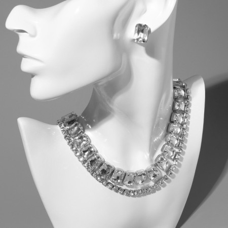 Set 2 items; Earrings, Knocking Knock Large rhinestones, white color in silver