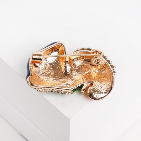 A brooch "Chameleon", the color is blue-green with gold in gold-1