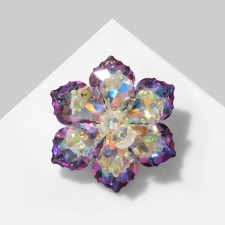 Brooch 