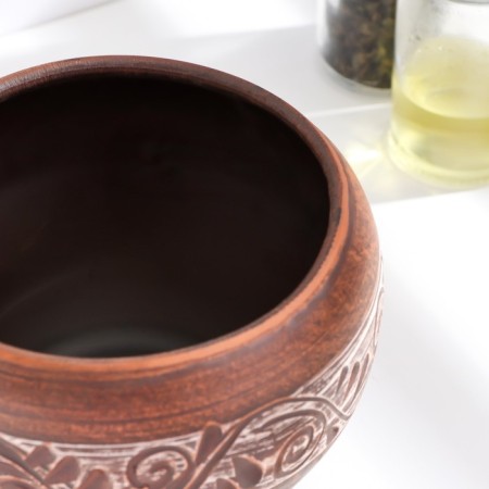 A hot pot of 0.7 l, 13x13x13cm, Angob-3