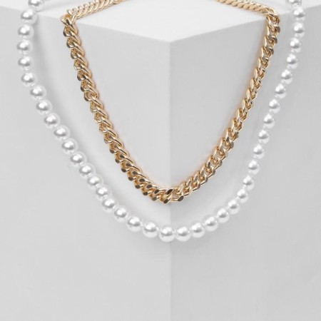 The necklace "chain" with beads, white color in gold, l = 45cm