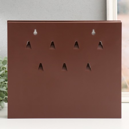 Key closed "map" 26.5x31.5 cm nut-4