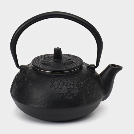 Cast iron kettle, 600 ml, with sieve, enameled coating inside, black color-3