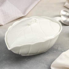 Ceramic crammal “leaf”, 26 × 17 × 12 cm, white color