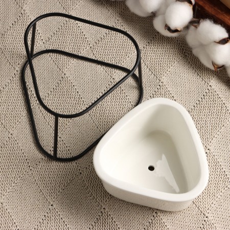 Pot "Triangle" on the stand, black, 13x11x9cm-2
