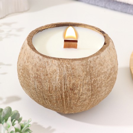 Candle in the coconut aromatic, white tea, soy wax, 8x10 cm, in the box-1