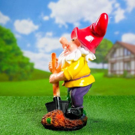 Garden figure "Dwarf with a shovel on a stand" 26x24x42cm-1