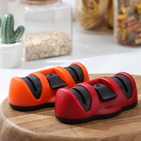Carpet for knives “Profi”, 13 × 7 × 4.5 cm, with polishing, on suction cup, red color