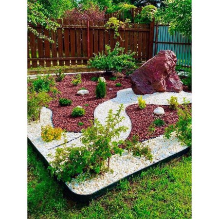 The border is garden, plastic, h = 78 mm, 8 m, 32 pegs, "geoplastboard"-11