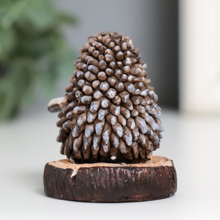 Polystone souvenir "Hedgehog on a stump - reading" 5.2x4.3x4.6 cm-2