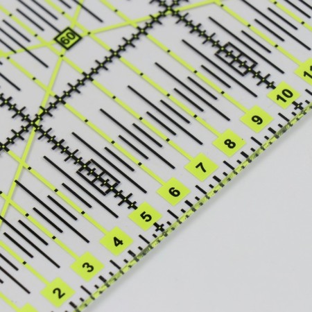 Set for patchwork: rubber mate A4, ruler 15x15cm, disk, layout knife+blades in the folder 96041-4