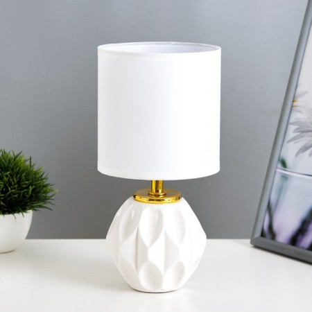 Hell lamp "Amaltei" E14 40W white 13x13x25 cm Risalux