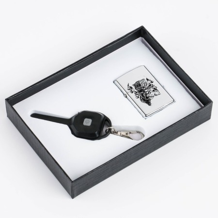 Gift set "Tiger" lighter and keychain with flashlight-3