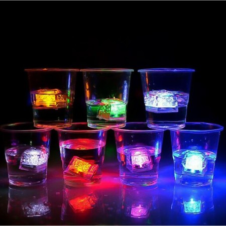 A water nightster "Ice" LED from 3XAG3 batteries of 2.6x2.6x2.7cm-12