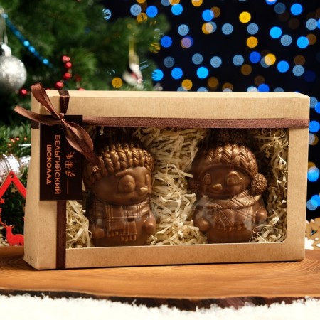 Figures 2B1 Boy and girl in caps160 g