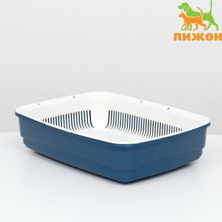 The tray is large with the Atlantis “Standard” net, 42 x 31 x 10 cm, blue,