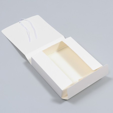 The box is folding, white, 24 x 24 x 6 cm-2