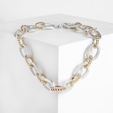 The necklace 