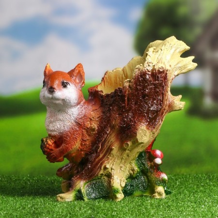 Figure pot "Squirrel in the hollow 26x23x13cm-1