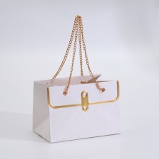 Packet for flowers, handle chain, 