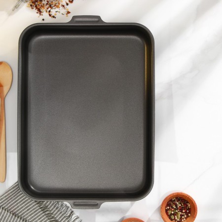 The baking sheet is Promo, 27 × 35 cm, anti -stick coating, burgundy color-1