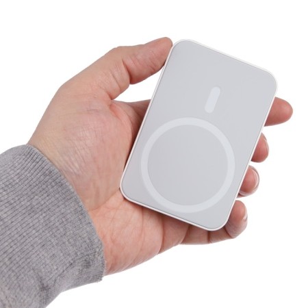 External battery CRR-32, 3000 mAh, 5 W, with the function Magsafe, Lightning, White-5