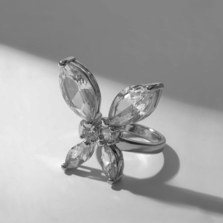 The ring "Butterfly" is elegant, the color is white in silver, dimensionless-4