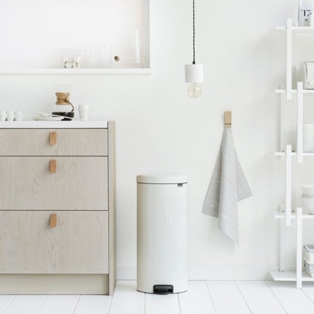 Brabantia Newcon bucket, plastic inner bucket, with a pedal, white color, 30 liters-5
