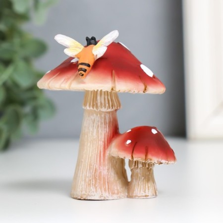 Polystone souvenir "Two fly agaric with a butterfly" 8.2x7.4x6.8 cm