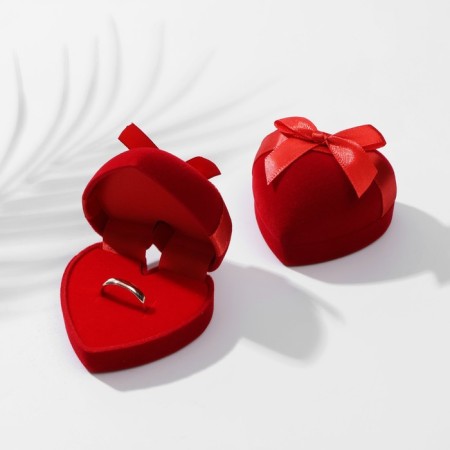 Velvet case for earrings/Ring "Heart" with a ribbon, 6.2 × 6.2, Red color-1
