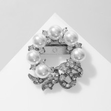 Pearl Banting clip for a scarf, white color in silver
