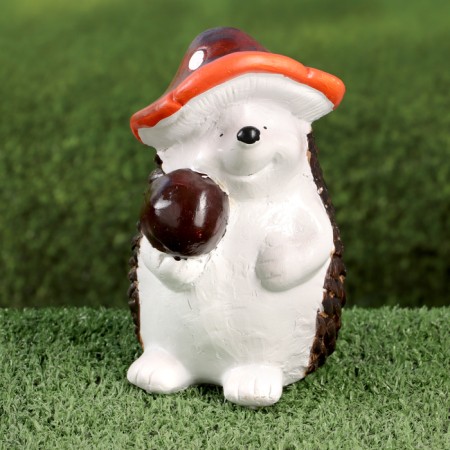 Garden figure "Hedgehog with an apple" 10x11x18cm ////