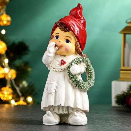Figure "Girl with New Year's Wreath" 17cm
