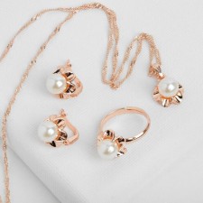 Set 3 objects: earrings, pendant, dimensionless “Edel” ring with pearl flower, white color in gold, 45 cm