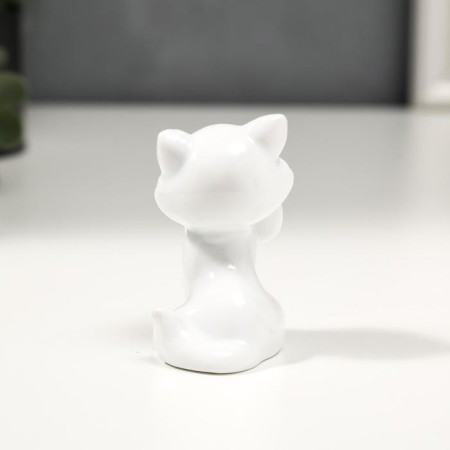 Souvenir ceramics "White kitten with a butterfly" with gold, rhinestones 7.5 cm-3