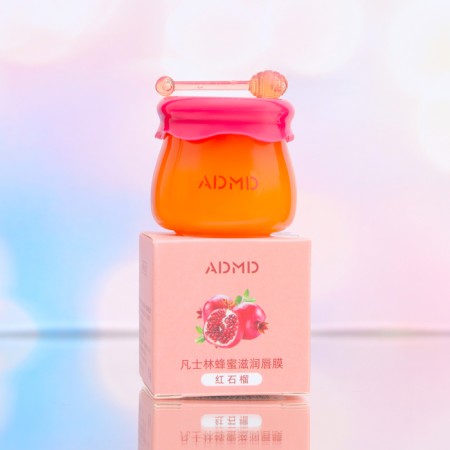 Moisturizing lip balm with grenade