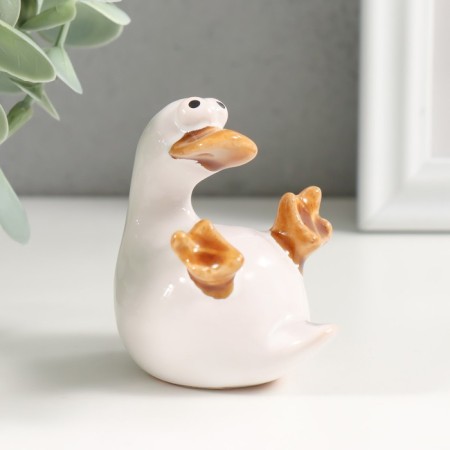 Souvenir Ceramics "Duckling with paws up" 4.9x5.9x6.5 cm-1