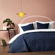 Bedspread with pillowcases 