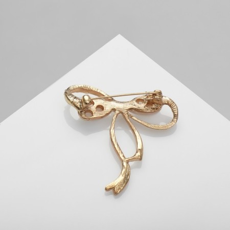Brooch "Bow" with pearls, white color in gold-2