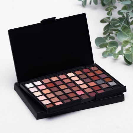 Palette shadow for eyelids, 54 colors