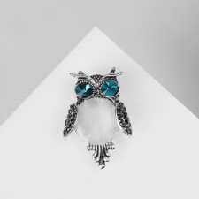 Brooch 