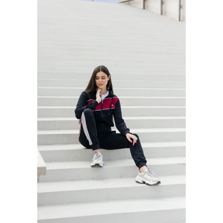 Female ishomine is a suit, size 46, black color, burgundy-10