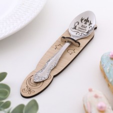 A spoon is registered, tea, with an engraving 
