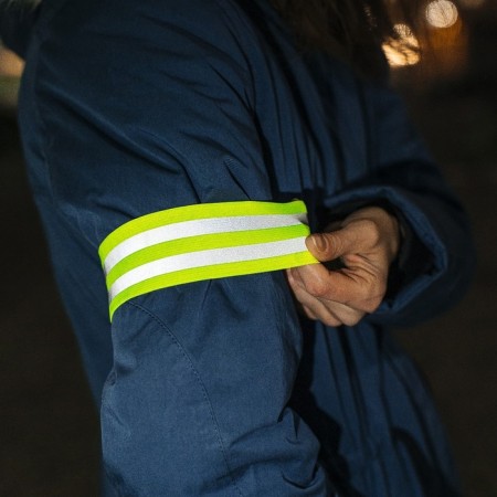 The bandage is a chopped reflective, elastic, on Velcro, 35 × 4.8 cm-6