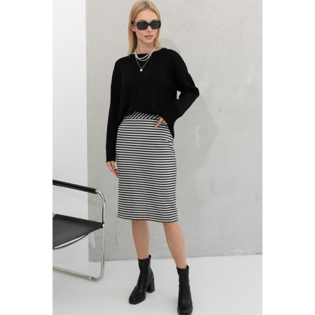 Women's skirt, size 48, black color