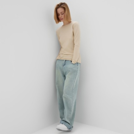 Female jumper minku, t-4