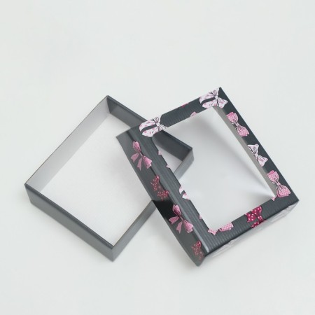 Box Gift cover is “bows”, with a window, 18 x 15 x 5 cm-2