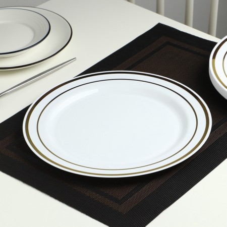 Plastic disposable plastic, 23 cm, round, flat, white color with a golden pocket-9